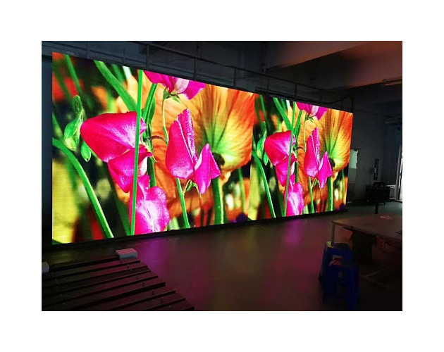 mur de LED 12m² 4x3m P2.9 posé au sol ou sur podiums