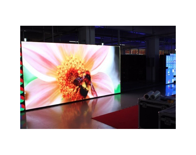 mur de LED 15m² 5x3m soit 60 dalles posé au sol ou sur podiums